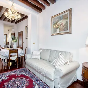 Apartment Residenza Calle Larga San Marco, Venedig